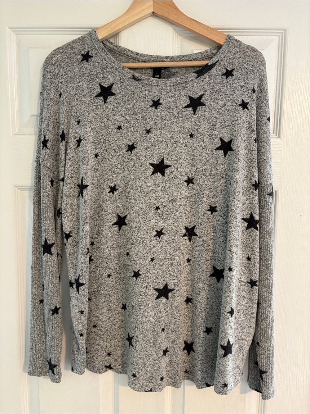 Buffalo David Bitton Grey Star Print Top
Size: Large